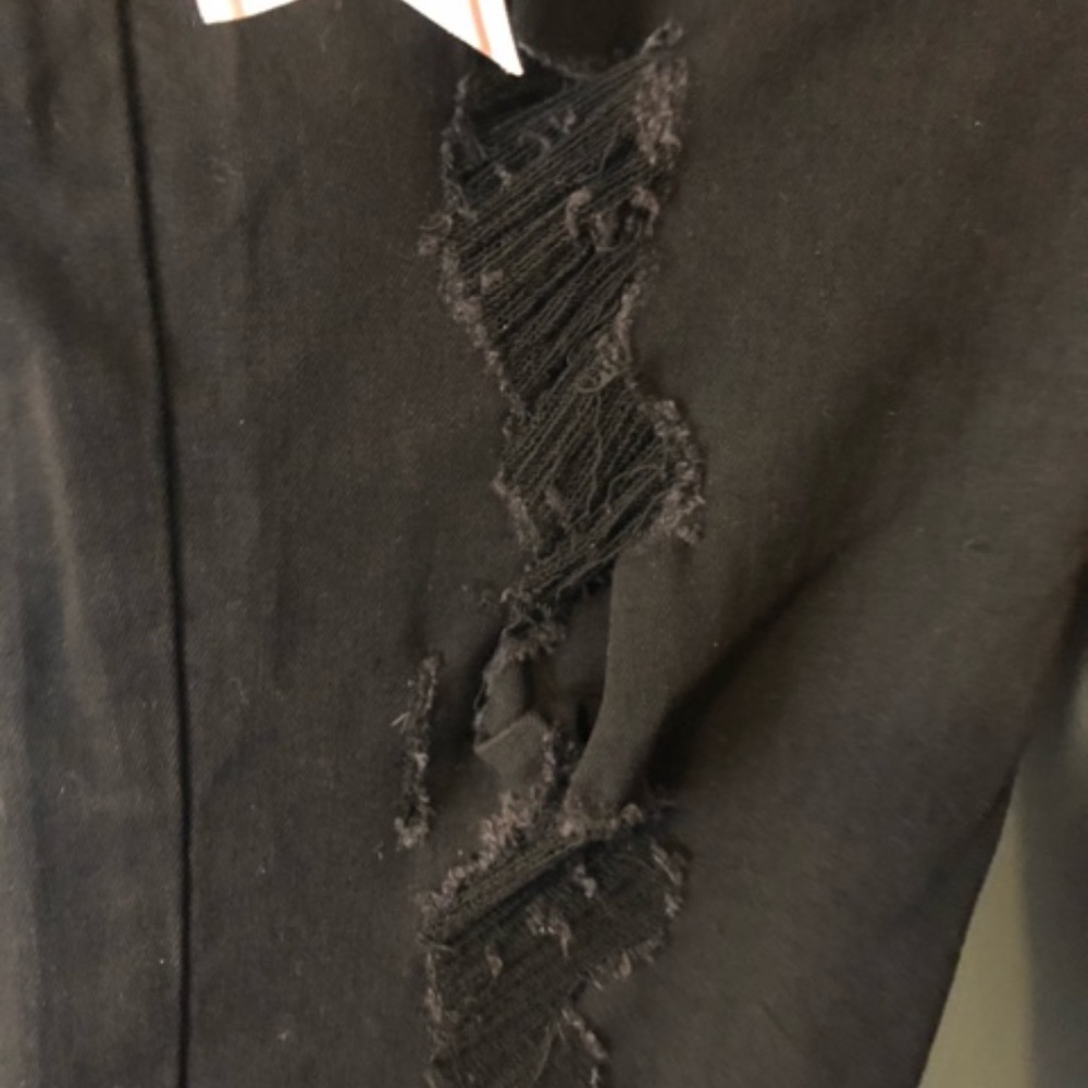 Distressed black jeans - Picture 4 of 6